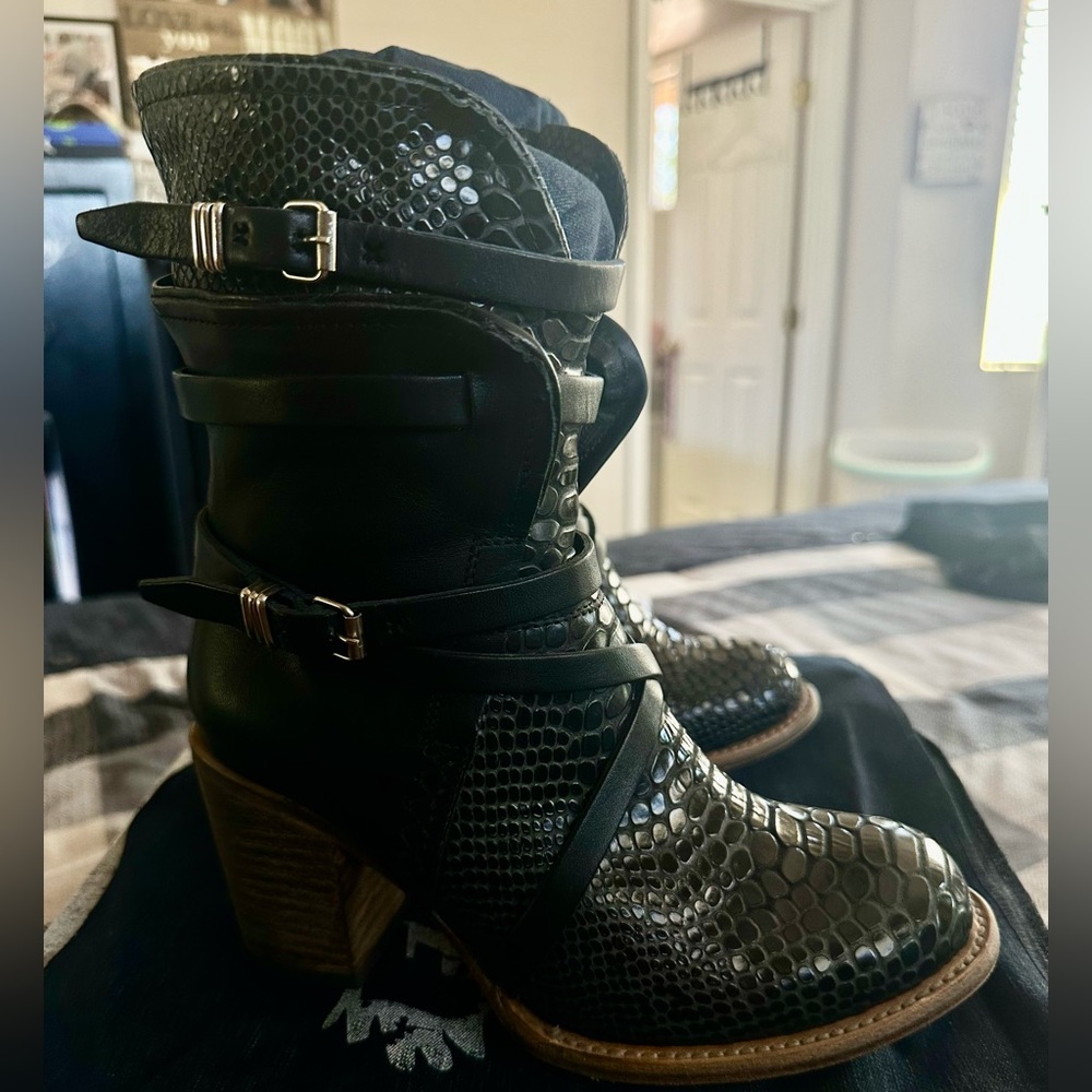 Freebird Baker Boot - Picture 8 of 10